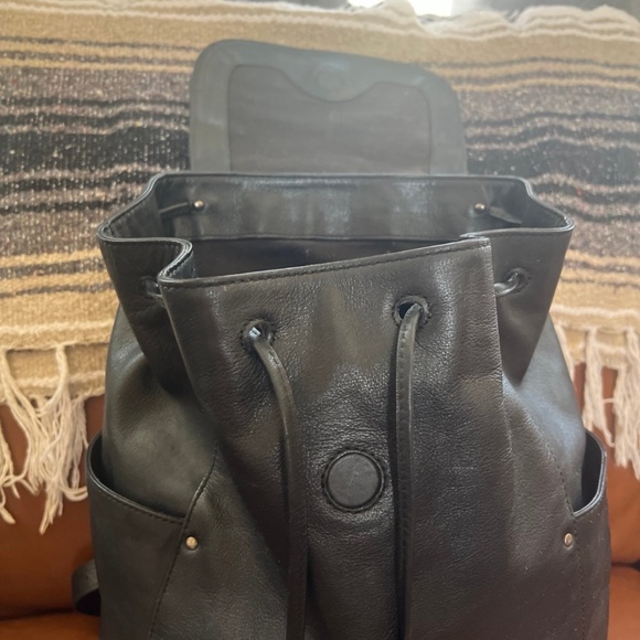 FRYE 🖤 Black top grain leather BACKPACK - Picture 6 of 12